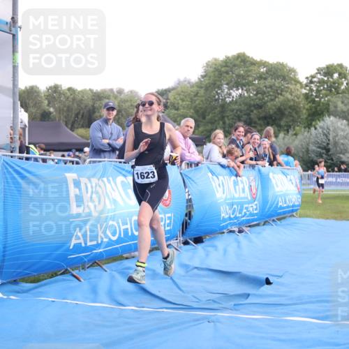 25.08.2024 - Elbe Triathlon Hamburg H.Heesch http://msf.ph/oto/6881910 25.08.2024 12:38:58 Ziel  meine-sportfotos.de