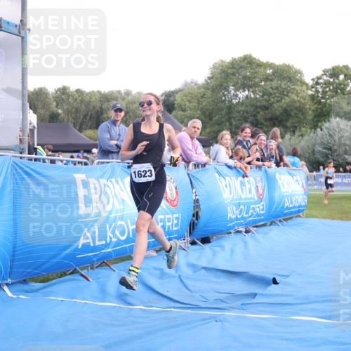 25.08.2024 - Elbe Triathlon Hamburg H.Heesch http://msf.ph/oto/6881912 25.08.2024 12:38:58 Ziel  meine-sportfotos.de