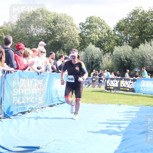 25.08.2024 - Elbe Triathlon Hamburg H.Heesch http://msf.ph/oto/6881916 25.08.2024 11:58:02 Ziel 1549 meine-sportfotos.de