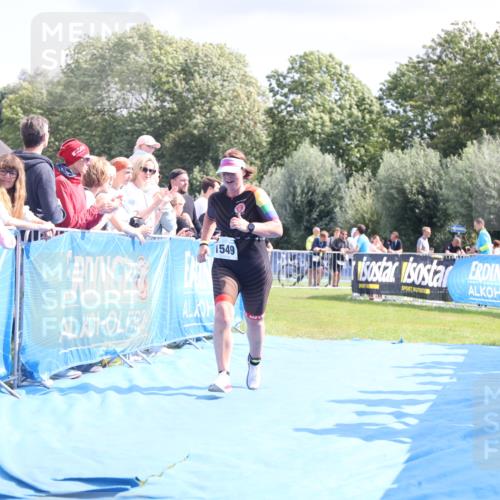 25.08.2024 - Elbe Triathlon Hamburg H.Heesch http://msf.ph/oto/6881920 25.08.2024 11:58:02 Ziel 1549 meine-sportfotos.de