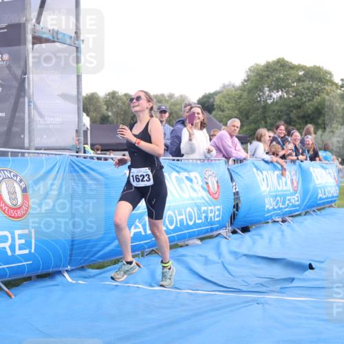 25.08.2024 - Elbe Triathlon Hamburg H.Heesch http://msf.ph/oto/6881922 25.08.2024 12:38:58 Ziel  meine-sportfotos.de