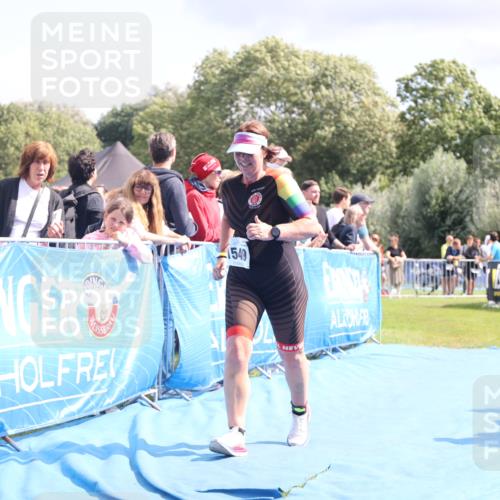 25.08.2024 - Elbe Triathlon Hamburg H.Heesch http://msf.ph/oto/6881927 25.08.2024 11:58:03 Ziel 1549 meine-sportfotos.de