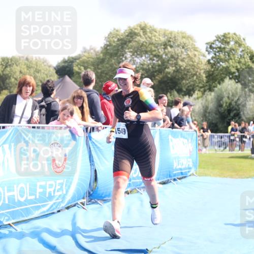 25.08.2024 - Elbe Triathlon Hamburg H.Heesch http://msf.ph/oto/6881929 25.08.2024 11:58:03 Ziel 1549 meine-sportfotos.de