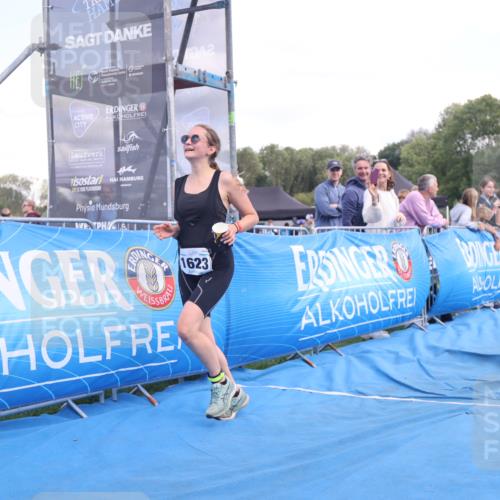 25.08.2024 - Elbe Triathlon Hamburg H.Heesch http://msf.ph/oto/6881936 25.08.2024 12:38:59 Ziel  meine-sportfotos.de
