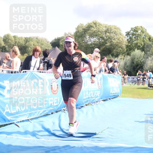 25.08.2024 - Elbe Triathlon Hamburg H.Heesch http://msf.ph/oto/6881939 25.08.2024 11:58:03 Ziel 1549 meine-sportfotos.de