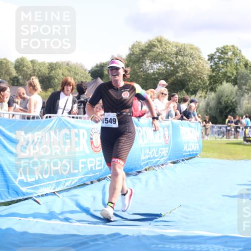 25.08.2024 - Elbe Triathlon Hamburg H.Heesch http://msf.ph/oto/6881941 25.08.2024 11:58:03 Ziel 1549 meine-sportfotos.de