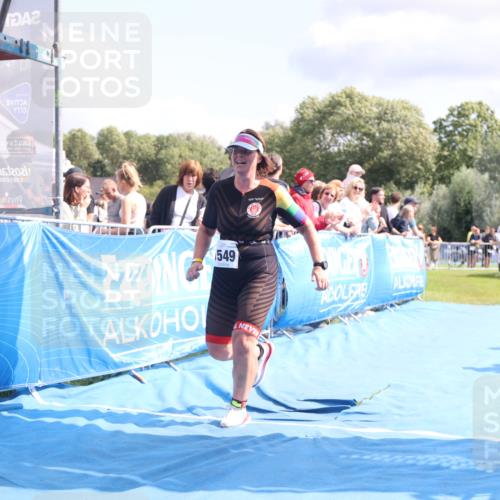 25.08.2024 - Elbe Triathlon Hamburg H.Heesch http://msf.ph/oto/6881946 25.08.2024 11:58:03 Ziel 1549 meine-sportfotos.de