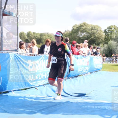 25.08.2024 - Elbe Triathlon Hamburg H.Heesch http://msf.ph/oto/6881947 25.08.2024 11:58:03 Ziel 1549 meine-sportfotos.de