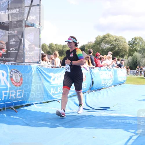 25.08.2024 - Elbe Triathlon Hamburg H.Heesch http://msf.ph/oto/6881952 25.08.2024 11:58:03 Ziel 1549 meine-sportfotos.de