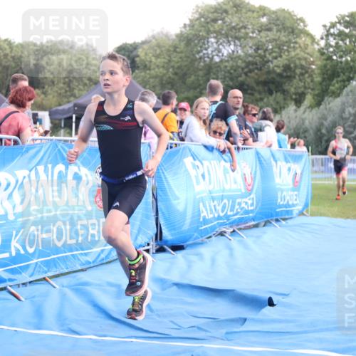 25.08.2024 - Elbe Triathlon Hamburg H.Heesch http://msf.ph/oto/6881976 25.08.2024 12:40:53 Ziel 1723, 1754, 1759 meine-sportfotos.de