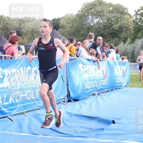 25.08.2024 - Elbe Triathlon Hamburg H.Heesch http://msf.ph/oto/6881978 25.08.2024 12:40:53 Ziel 1723, 1754, 1759 meine-sportfotos.de