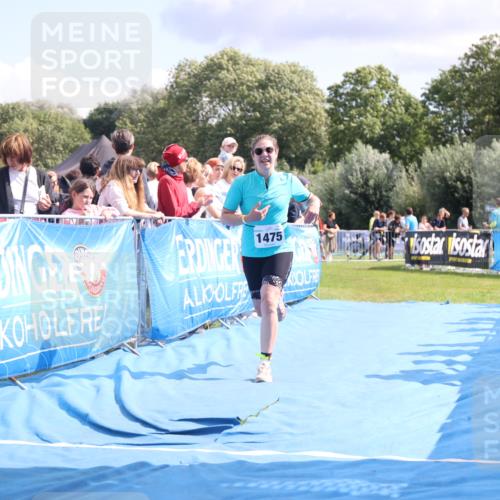 25.08.2024 - Elbe Triathlon Hamburg H.Heesch http://msf.ph/oto/6881993 25.08.2024 11:58:11 Ziel 1475, 1549, 1658 meine-sportfotos.de