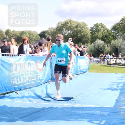 25.08.2024 - Elbe Triathlon Hamburg H.Heesch http://msf.ph/oto/6882009 25.08.2024 11:58:11 Ziel 1475, 1549, 1658 meine-sportfotos.de