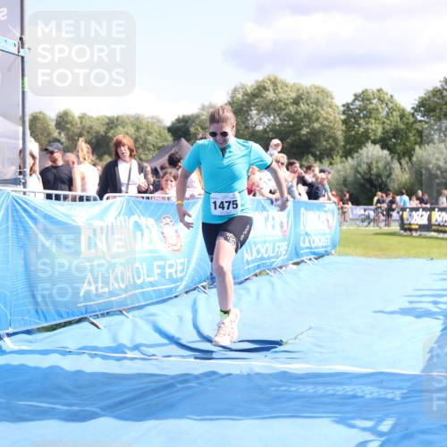 25.08.2024 - Elbe Triathlon Hamburg H.Heesch http://msf.ph/oto/6882015 25.08.2024 11:58:11 Ziel 1475, 1549, 1658 meine-sportfotos.de