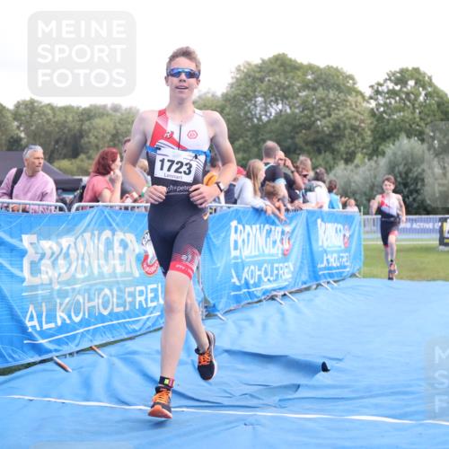 25.08.2024 - Elbe Triathlon Hamburg H.Heesch http://msf.ph/oto/6882016 25.08.2024 12:40:58 Ziel 1723, 1743, 1754, 1759 meine-sportfotos.de