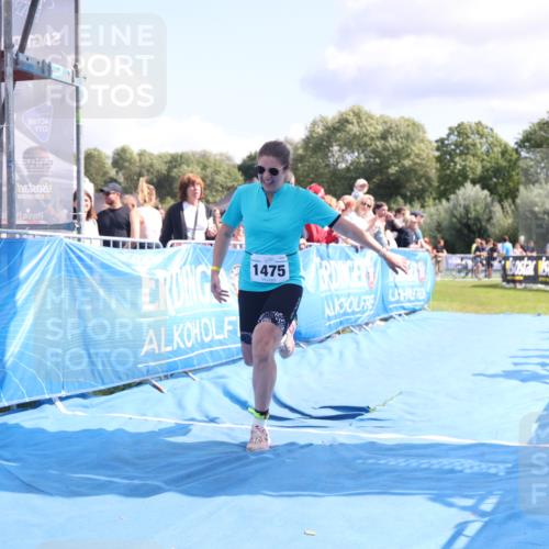 25.08.2024 - Elbe Triathlon Hamburg H.Heesch http://msf.ph/oto/6882021 25.08.2024 11:58:11 Ziel 1475, 1549, 1658 meine-sportfotos.de
