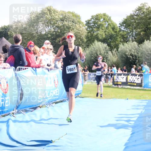 25.08.2024 - Elbe Triathlon Hamburg H.Heesch http://msf.ph/oto/6882057 25.08.2024 11:58:18 Ziel 1475, 1645, 1658 meine-sportfotos.de