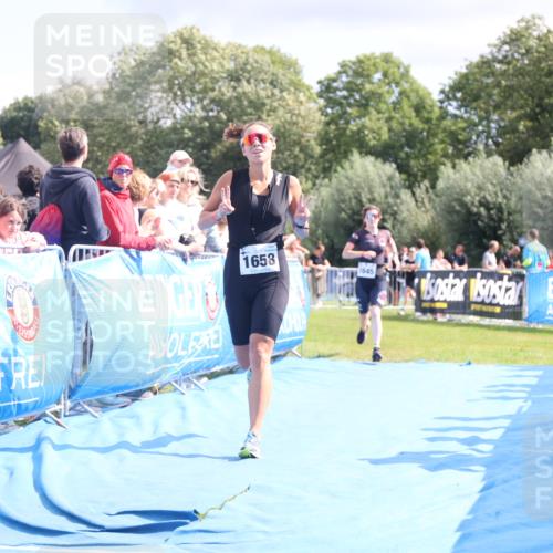 25.08.2024 - Elbe Triathlon Hamburg H.Heesch http://msf.ph/oto/6882059 25.08.2024 11:58:19 Ziel 1475, 1645, 1658 meine-sportfotos.de