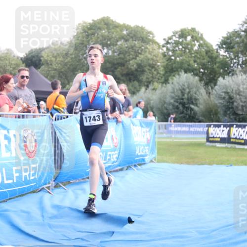 25.08.2024 - Elbe Triathlon Hamburg H.Heesch http://msf.ph/oto/6882075 25.08.2024 12:41:04 Ziel 1723, 1743, 1754 meine-sportfotos.de