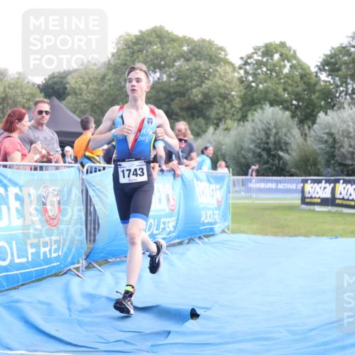 25.08.2024 - Elbe Triathlon Hamburg H.Heesch http://msf.ph/oto/6882078 25.08.2024 12:41:04 Ziel 1723, 1743, 1754 meine-sportfotos.de