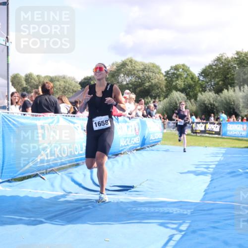 25.08.2024 - Elbe Triathlon Hamburg H.Heesch http://msf.ph/oto/6882085 25.08.2024 11:58:19 Ziel 1475, 1645, 1658 meine-sportfotos.de