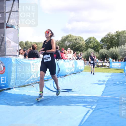 25.08.2024 - Elbe Triathlon Hamburg H.Heesch http://msf.ph/oto/6882092 25.08.2024 11:58:19 Ziel 1475, 1645, 1658 meine-sportfotos.de