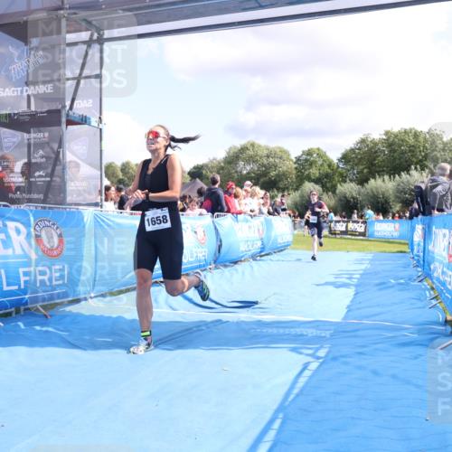 25.08.2024 - Elbe Triathlon Hamburg H.Heesch http://msf.ph/oto/6882096 25.08.2024 11:58:20 Ziel 512, 1645, 1658 meine-sportfotos.de