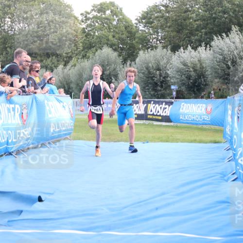 25.08.2024 - Elbe Triathlon Hamburg H.Heesch http://msf.ph/oto/6882113 25.08.2024 12:43:12 Ziel 1761, 1762 meine-sportfotos.de