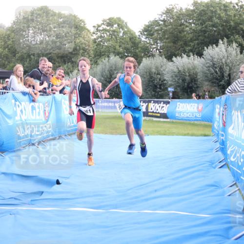 25.08.2024 - Elbe Triathlon Hamburg H.Heesch http://msf.ph/oto/6882126 25.08.2024 12:43:13 Ziel 1761, 1762 meine-sportfotos.de