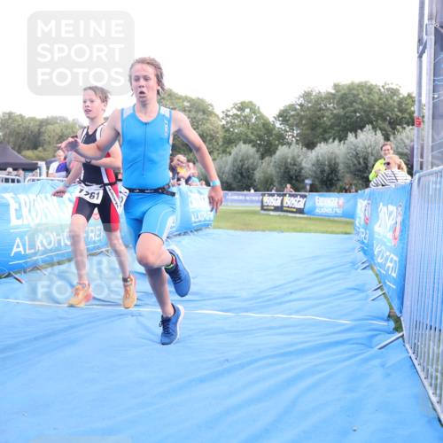 25.08.2024 - Elbe Triathlon Hamburg H.Heesch http://msf.ph/oto/6882139 25.08.2024 12:43:14 Ziel 1761, 1762, 1774 meine-sportfotos.de