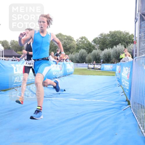 25.08.2024 - Elbe Triathlon Hamburg H.Heesch http://msf.ph/oto/6882141 25.08.2024 12:43:14 Ziel 1761, 1762, 1774 meine-sportfotos.de