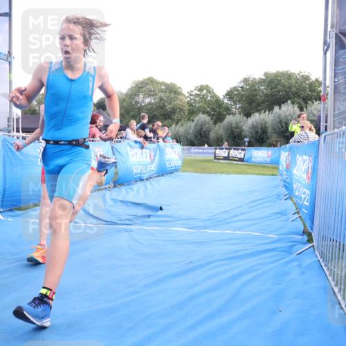 25.08.2024 - Elbe Triathlon Hamburg H.Heesch http://msf.ph/oto/6882143 25.08.2024 12:43:14 Ziel 1761, 1762, 1774 meine-sportfotos.de