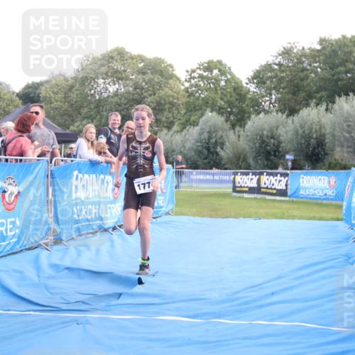 25.08.2024 - Elbe Triathlon Hamburg H.Heesch http://msf.ph/oto/6882146 25.08.2024 12:43:21 Ziel 1761, 1762, 1774 meine-sportfotos.de