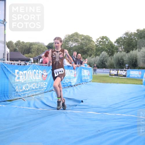 25.08.2024 - Elbe Triathlon Hamburg H.Heesch http://msf.ph/oto/6882156 25.08.2024 12:43:21 Ziel 1761, 1762, 1774 meine-sportfotos.de