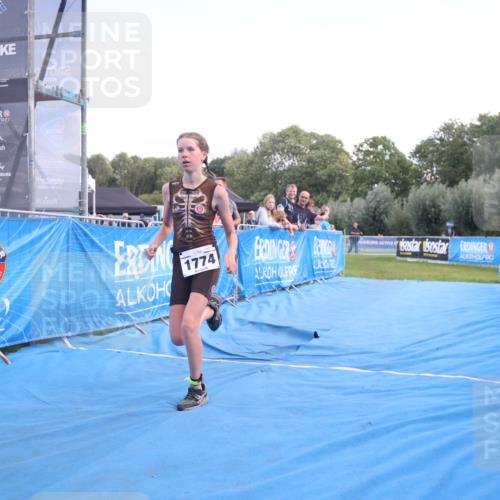 25.08.2024 - Elbe Triathlon Hamburg H.Heesch http://msf.ph/oto/6882160 25.08.2024 12:43:22 Ziel 1774 meine-sportfotos.de