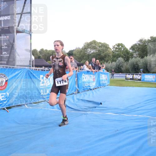 25.08.2024 - Elbe Triathlon Hamburg H.Heesch http://msf.ph/oto/6882161 25.08.2024 12:43:22 Ziel 1774 meine-sportfotos.de