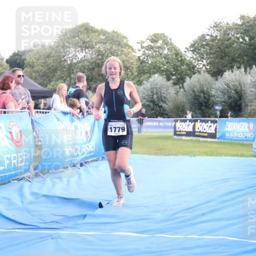 25.08.2024 - Elbe Triathlon Hamburg H.Heesch http://msf.ph/oto/6882182 25.08.2024 12:43:43 Ziel 1779 meine-sportfotos.de