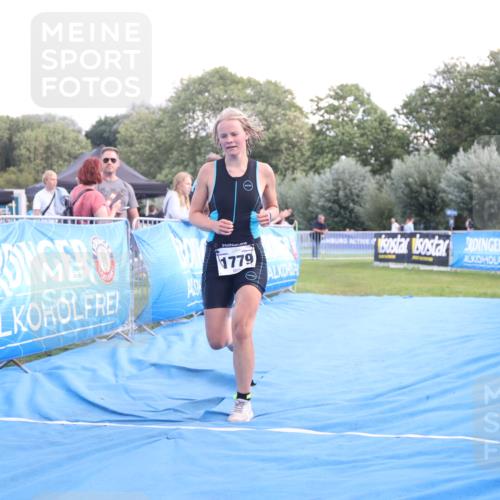 25.08.2024 - Elbe Triathlon Hamburg H.Heesch http://msf.ph/oto/6882188 25.08.2024 12:43:44 Ziel 1779 meine-sportfotos.de