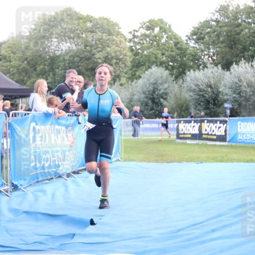 25.08.2024 - Elbe Triathlon Hamburg H.Heesch http://msf.ph/oto/6882194 25.08.2024 12:43:55 Ziel 1744, 1745 meine-sportfotos.de