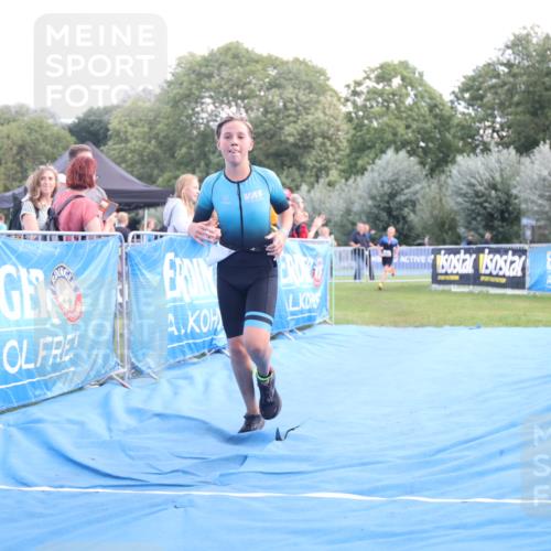 25.08.2024 - Elbe Triathlon Hamburg H.Heesch http://msf.ph/oto/6882202 25.08.2024 12:43:56 Ziel 1744, 1745 meine-sportfotos.de