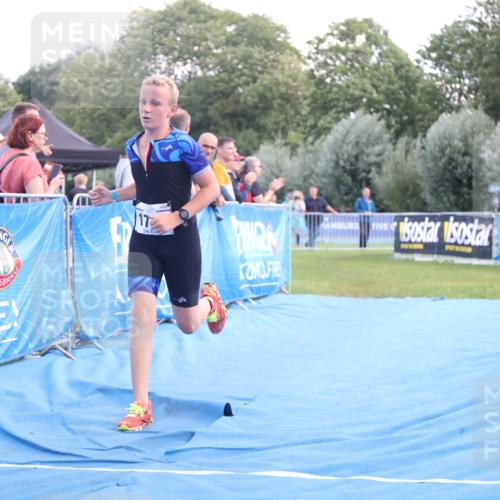 25.08.2024 - Elbe Triathlon Hamburg H.Heesch http://msf.ph/oto/6882224 25.08.2024 12:44:02 Ziel 1744, 1745 meine-sportfotos.de