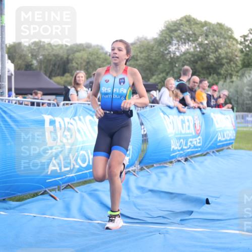 25.08.2024 - Elbe Triathlon Hamburg H.Heesch http://msf.ph/oto/6882246 25.08.2024 12:44:33 Ziel 1767 meine-sportfotos.de