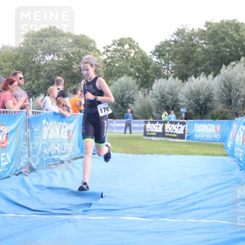 25.08.2024 - Elbe Triathlon Hamburg H.Heesch http://msf.ph/oto/6882287 25.08.2024 12:45:39 Ziel 1766, 1778 meine-sportfotos.de