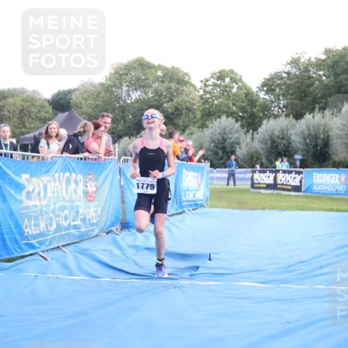 25.08.2024 - Elbe Triathlon Hamburg H.Heesch http://msf.ph/oto/6882324 25.08.2024 12:46:15 Ziel 1775 meine-sportfotos.de