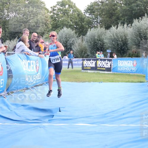 25.08.2024 - Elbe Triathlon Hamburg H.Heesch http://msf.ph/oto/6882375 25.08.2024 12:47:11 Ziel 1753, 1770 meine-sportfotos.de