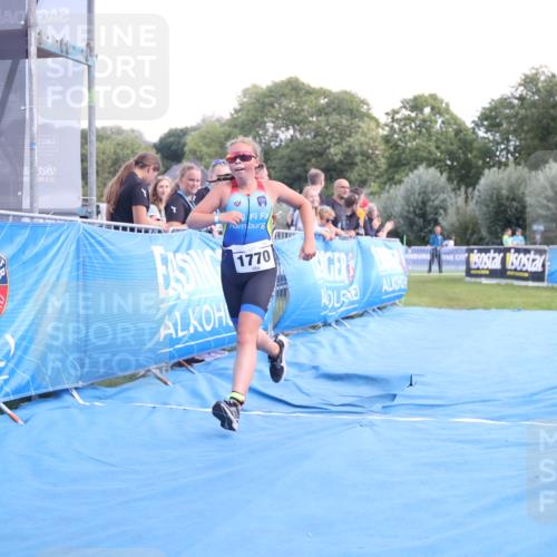 25.08.2024 - Elbe Triathlon Hamburg H.Heesch http://msf.ph/oto/6882394 25.08.2024 12:47:12 Ziel 1753, 1770 meine-sportfotos.de