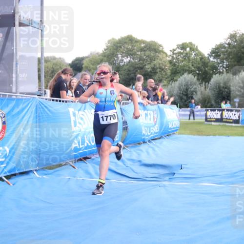 25.08.2024 - Elbe Triathlon Hamburg H.Heesch http://msf.ph/oto/6882395 25.08.2024 12:47:12 Ziel 1753, 1770 meine-sportfotos.de