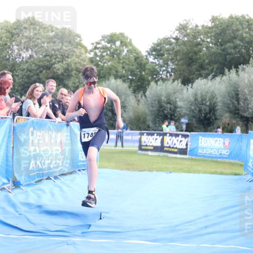 25.08.2024 - Elbe Triathlon Hamburg H.Heesch http://msf.ph/oto/6882403 25.08.2024 12:47:27 Ziel 1749 meine-sportfotos.de