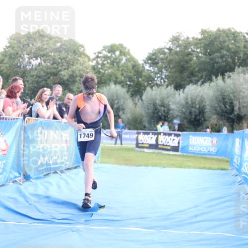 25.08.2024 - Elbe Triathlon Hamburg H.Heesch http://msf.ph/oto/6882405 25.08.2024 12:47:27 Ziel 1749 meine-sportfotos.de