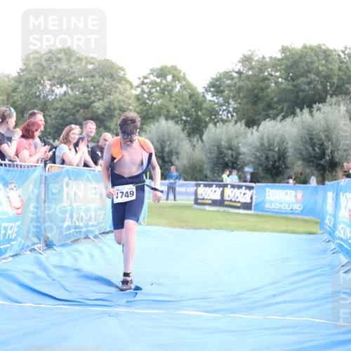 25.08.2024 - Elbe Triathlon Hamburg H.Heesch http://msf.ph/oto/6882406 25.08.2024 12:47:27 Ziel 1749 meine-sportfotos.de